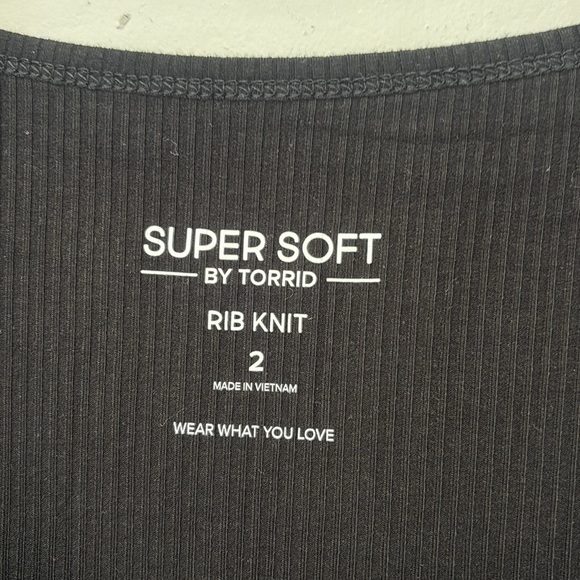 Torrid Scoop Neck Eyelet Top NWT Size 2X - Picture 2 of 4